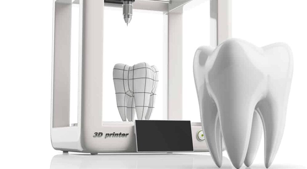 Dentiste appliquant un composite dentaire bioactif sur une molaire dans un cabinet moderne